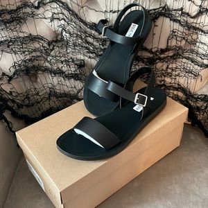 Black Steve Madden Sandals